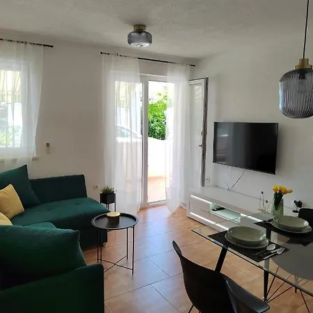 Ciovo Radic アパート